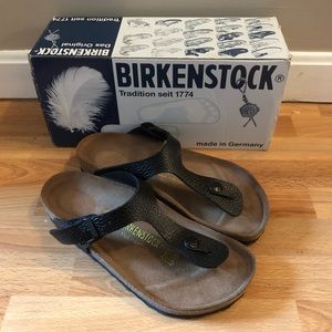 Black Gizeh Birkenstock’s